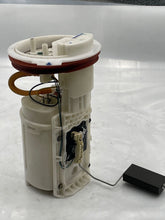 Load image into Gallery viewer, Fuel Pump Volkswagen Jetta Beetle 2002 02 2003 03 2004 04 2005 05 - NW80596
