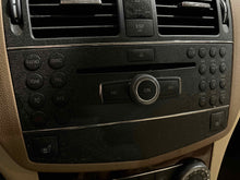 Load image into Gallery viewer, RADIO Mercedes-Benz C230 C300 C350 2008 08 - NW445123
