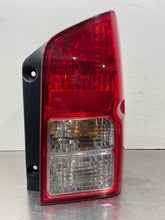 Load image into Gallery viewer, TAIL LIGHT LAMP ASSEMBLY Pathfinder 05 06 07 08 09 10 11 12 Right - NW466938

