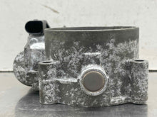 Load image into Gallery viewer, THROTTLE BODY Audi A6 RS4 A8 A6 01 02 03 04 05 06 - 09 - NW468725
