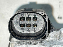 Load image into Gallery viewer, THROTTLE BODY Audi A6 RS4 A8 A6 01 02 03 04 05 06 - 09 - NW468725
