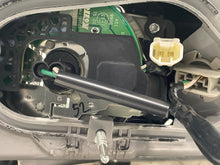 Load image into Gallery viewer, OUTER TAIL LIGHT LAMP Lexus RX330 RX350 04 05 06 07 08 09 Left - NW498538
