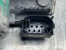 Load image into Gallery viewer, THROTTLE BODY Porsche Cayenne Panamera 2003 03 04 05 06 08 09 10 11 12 13 - NW510094
