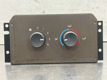 Load image into Gallery viewer, Temperature Controls Lincoln Navigator 2012 - NW510648
