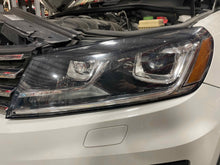 Load image into Gallery viewer, Headlight Lamp Assembly Volkswagen Touareg 2016 - NW513576
