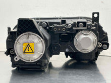 Load image into Gallery viewer, Headlight Lamp Assembly   2006 - NW516330
