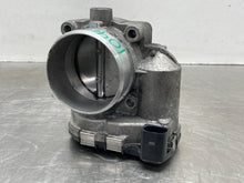 Load image into Gallery viewer, Throttle Body   2006 - NW516489
