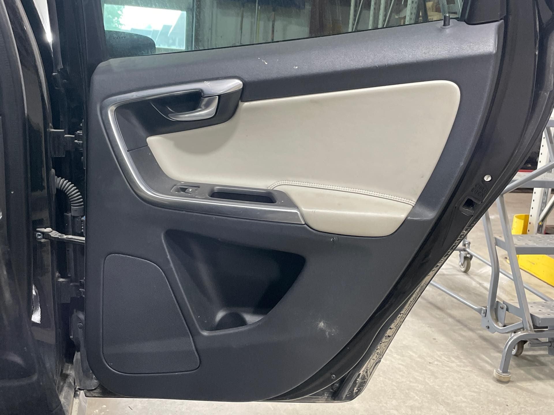 Rear Interior Door Trim Panel VOLVO XC60 2015 - NW533337 – Tom's
