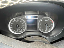 Load image into Gallery viewer, SPEEDOMETER CLUSTER Infiniti QX30 2017 17 2018 18 - NW575784
