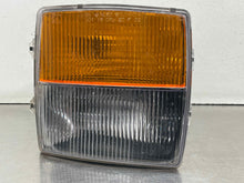 Load image into Gallery viewer, PARKLAMP Cadillac CTS 2003 03 2004 04 2005 05 2006 06 2007 07 Right - NW712647
