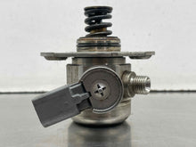 Load image into Gallery viewer, FUEL PUMP 550i 550i Gt 650i 750 HYBRID 750i 750il Active 7 Alpina 08-15 - NW712598
