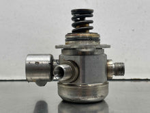 Load image into Gallery viewer, FUEL PUMP 550i 550i Gt 650i 750 HYBRID 750i 750il Active 7 Alpina 08-15 - NW712598
