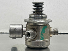 Load image into Gallery viewer, FUEL PUMP 550i 550i Gt 650i 750 HYBRID 750i 750il Active 7 Alpina 08-15 - NW712599
