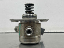 Load image into Gallery viewer, FUEL PUMP 550i 550i Gt 650i 750 HYBRID 750i 750il Active 7 Alpina 08-15 - NW712599
