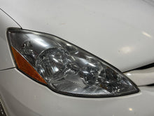 Load image into Gallery viewer, HEADLIGHT LAMP ASSEMBLY Toyota Sienna 06 07 08 09 10 Right - NW711006
