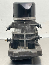 Load image into Gallery viewer, POWER STEERING PUMP Cayenne Panamera 11 12 13 14 15 16 17 18 - NW712313
