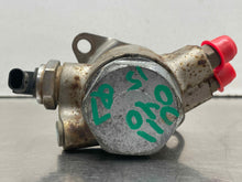 Load image into Gallery viewer, FUEL PUMP A6 A7 A8 Q5 Q7 S4 S5 SQ5 Touareg 12 13 14 15 16 17 - NW712617
