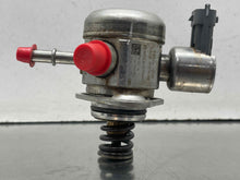 Load image into Gallery viewer, FUEL PUMP Land Rover Evoque LR2 12 13 14 15 16 17 - NW712602
