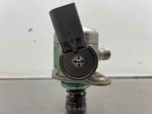 Load image into Gallery viewer, [INVENTORYCAR_YEAR_MAKE_MODEL] FUEL PUMP Right - NW713298
