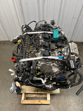 Load image into Gallery viewer, Engine Motor Cadillac XT4 2019 - NW715585
