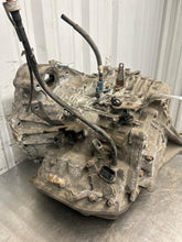 Load image into Gallery viewer, TRANSMISSION RX330 Highlander 04 05 06 07 FWD VIN P - NW717630
