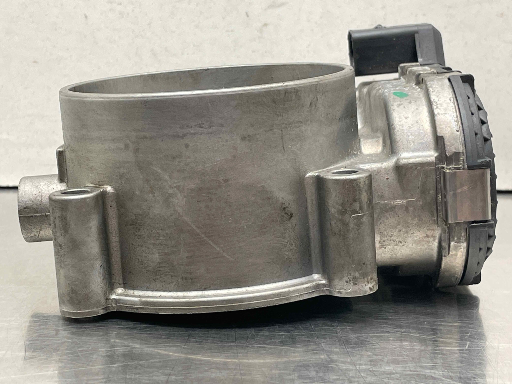thumbnail image 2 of Cuerpo De Aceleracion Throttle Body For Audi A4 B8 2.0 TDI 2007 2 of 11