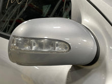Load image into Gallery viewer, SIDE VIEW DOOR MIRROR ML320 ML350 ML500 ML550 ML63 06 07 08 Right - NW728633
