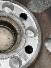 Load image into Gallery viewer, Wheel Rim Audi TT 2008 - NW620804
