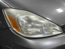 Load image into Gallery viewer, HEADLIGHT LAMP ASSEMBLY Toyota Sienna 2004 04 2005 05 Right - NW731497
