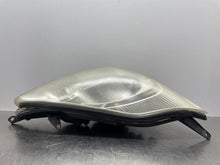 Load image into Gallery viewer, HEADLIGHT LAMP ASSEMBLY Toyota Sienna 2004 04 2005 05 Right - NW731497
