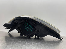 Load image into Gallery viewer, HEADLIGHT LAMP ASSEMBLY Toyota Sienna 2004 04 2005 05 Right - NW731497
