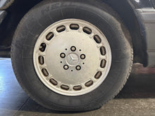 Load image into Gallery viewer, WHEEL 300E 420 350 560SEC 560SEL 16x6.5 88 89 90 91 - NW738899
