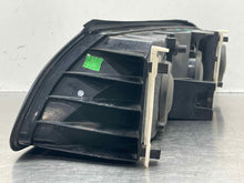 Load image into Gallery viewer, HEADLIGHT LAMP ASSEMBLY Chevy Impala 2004 04 2005 05 Right - NW739410
