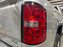 Load image into Gallery viewer, [INVENTORYCAR_YEAR_MAKE_MODEL] TAIL LIGHT LAMP ASSEMBLY Right - NW745467

