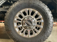 Load image into Gallery viewer, WHEEL RIM F250SD Pickup F350SD Pickup 2020 18x8 ALUM 18x8, 8 lug, 170mm - NW752261

