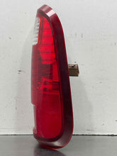Load image into Gallery viewer, TAIL LIGHT LAMP ASSEMBLY F250SD Pickup F350SD Pickup 08-16 Right - NW751977
