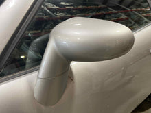 Load image into Gallery viewer, Side View Door Mirror Pontiac Solstice 2006 - NW754543
