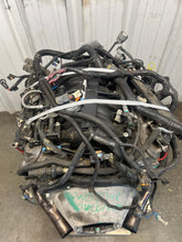 Load image into Gallery viewer, Engine Motor Chevrolet Corvette 2004 - NW755398
