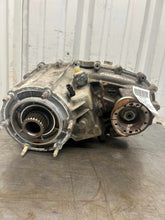 Load image into Gallery viewer, TRANSFER CASE Jeep Wrangler 12 13 14 15 16 17 18 - NW765219
