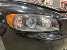 Load image into Gallery viewer, HEADLIGHT LAMP ASSEMBLY Volvo C70 V70 XC70 06 07 08 09 10 Right - NW767877

