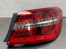 Load image into Gallery viewer, OUTER TAIL LIGHT LAMP E300 E350 E400 E550 E63 10 11 12 13 Right - NW773873
