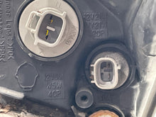 Load image into Gallery viewer, HEADLIGHT LAMP ASSEMBLY Lexus RX330 2004 04 2005 05 2006 06 Right - NW777551
