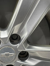 Load image into Gallery viewer, Wheel Rim Chevrolet TRAX 2019 - NW786288
