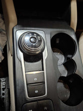 Load image into Gallery viewer, Floor Shifter Ford Escape 2021 - NW813344
