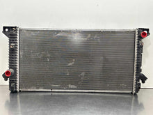 Load image into Gallery viewer, RADIATOR Expedition F150 Pickup Navigator 2011-2017 - NW814822
