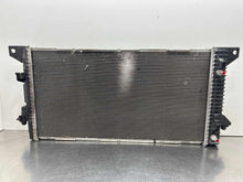 Load image into Gallery viewer, RADIATOR Expedition F150 Pickup Navigator 2011-2017 - NW814822

