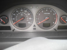 Load image into Gallery viewer, SPEEDOMETER CLUSTER Volvo S60 V70 S80 2004 04 - 47126
