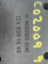 Load image into Gallery viewer, Vacuum Pump  MERCEDES E-CLASS 1995 - NW682570
