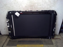 Load image into Gallery viewer, SUNROOF ASSEMBLY Audi Q7 17 18 19 20 21 22 - 1342212
