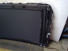 Load image into Gallery viewer, SUNROOF ASSEMBLY Audi Q7 17 18 19 20 21 22 - 1342212
